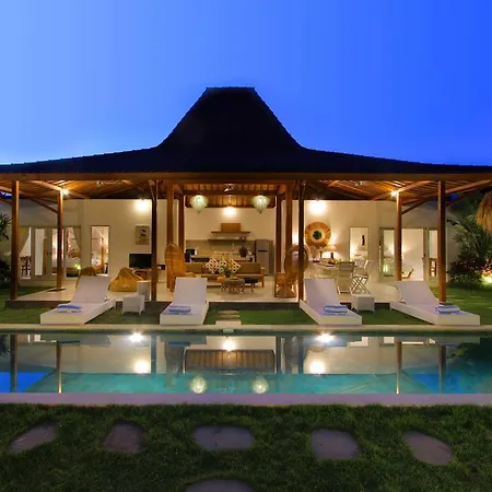 Villa Aksara By Optimum Bali Villas Seminyak  Exterior photo